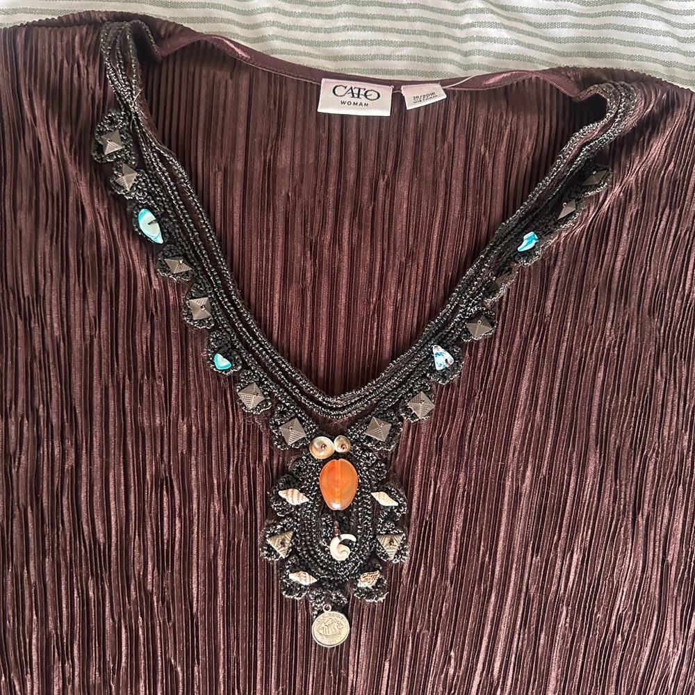 Vintage Brown Pleated Tunic with Beaded Embellishment - Picture 3 of 3